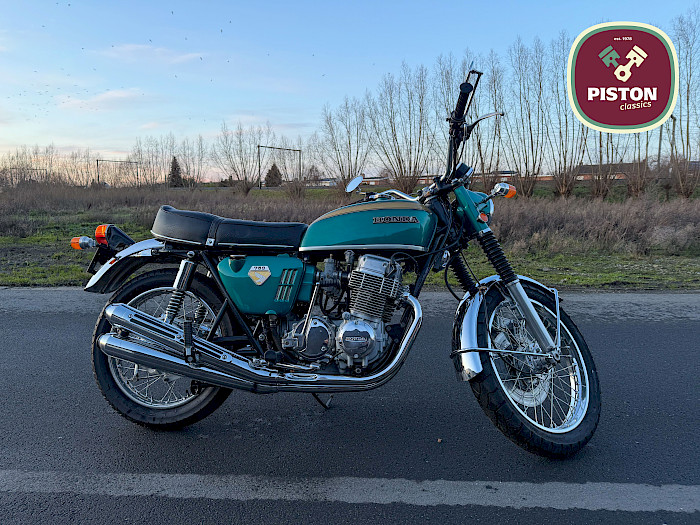 Honda CB 750 Four K0 - Candy Blue